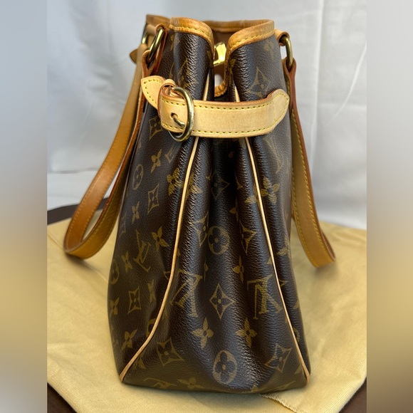Auth. Louis Vuitton Batignolles Horizontal Monogram Shoulder Bag with Dust Bag - Picture 8 of 17